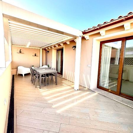 Waterfront Apartment Olbia Buitenkant foto