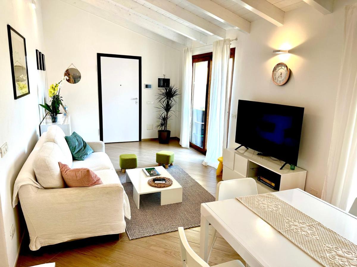 Waterfront Apartment Olbia Buitenkant foto
