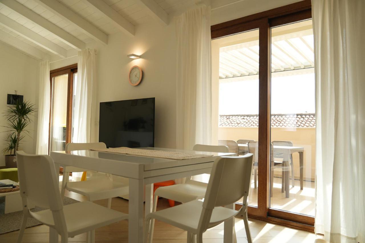 Waterfront Apartment Olbia Buitenkant foto