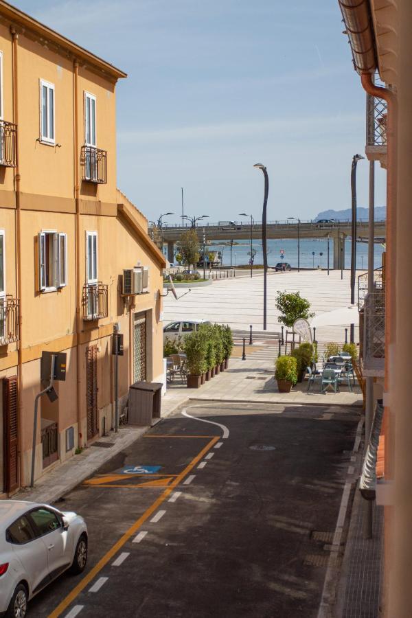 Waterfront Apartment Olbia Buitenkant foto