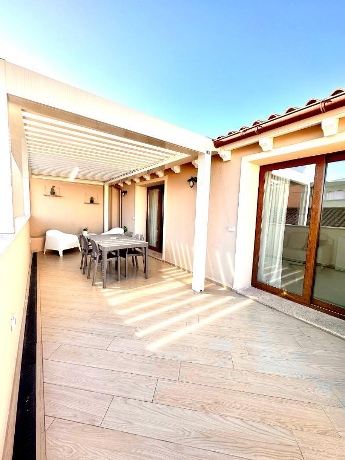 Waterfront Apartment Olbia Buitenkant foto