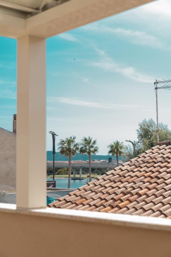 Waterfront Apartment Olbia Buitenkant foto