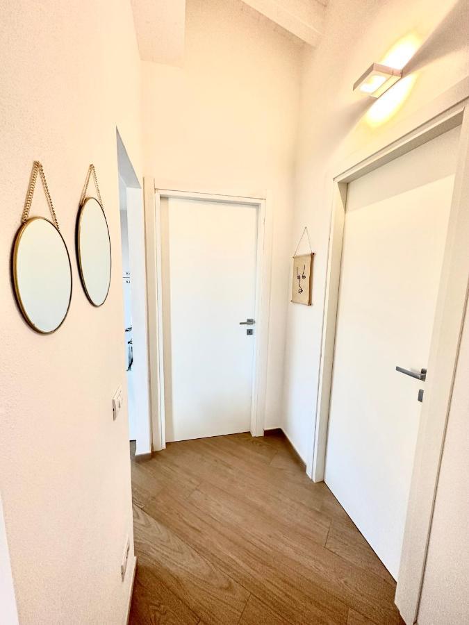 Waterfront Apartment Olbia Buitenkant foto